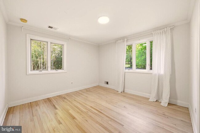 Building Photo - 8400 Thornden Terrace