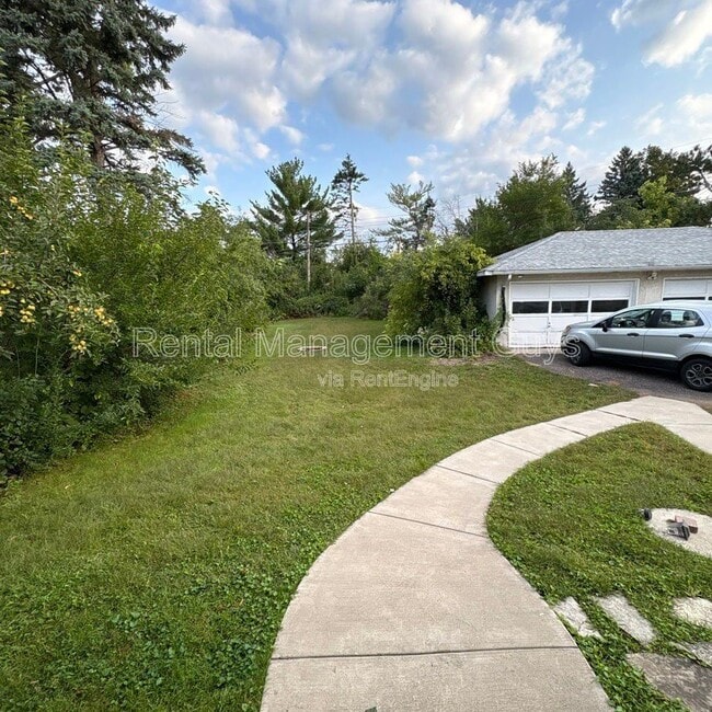 Building Photo - 2059 Burns Ave