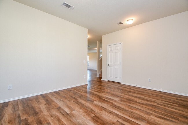 Building Photo - 2730 Ibis Wy