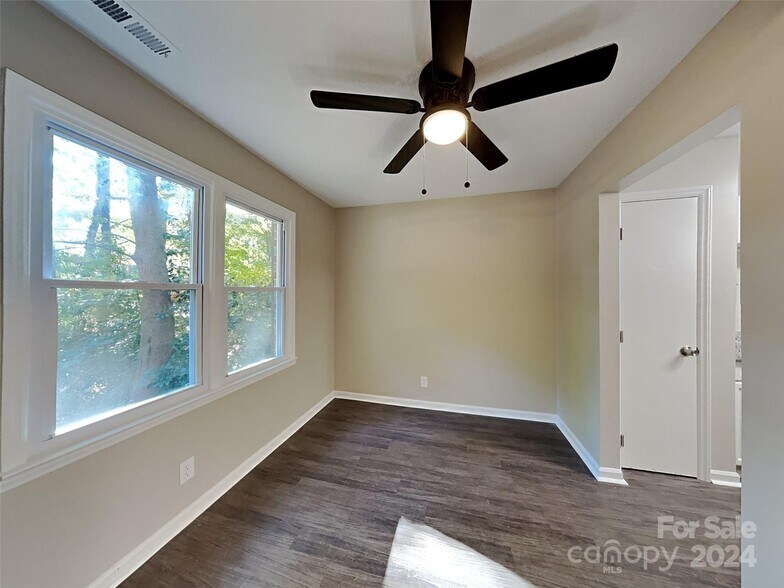 Building Photo - 928 Hearthridge Ct