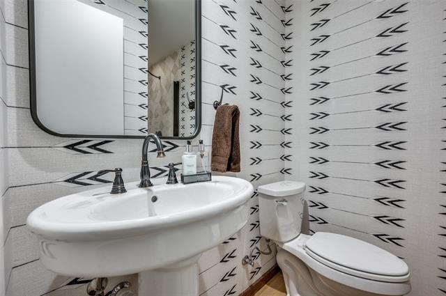 Building Photo - 6762 Inverness Ln