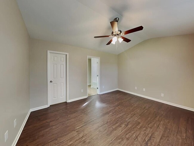 Building Photo - 2146 Clear Brook Dr