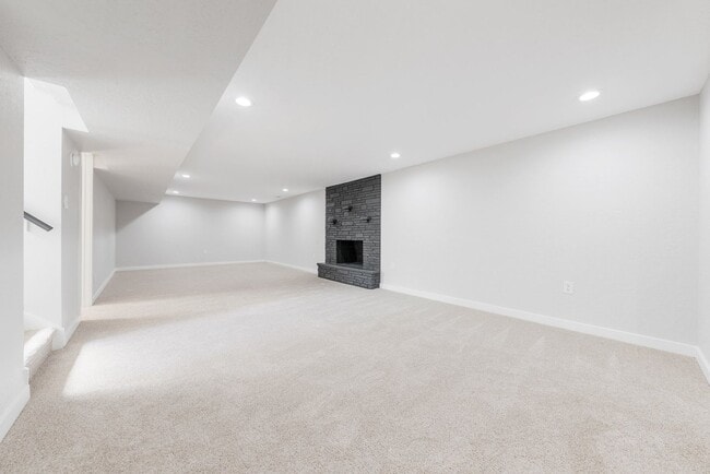 Building Photo - Beautifully Remodeled 4-Bedroom Rancher in...