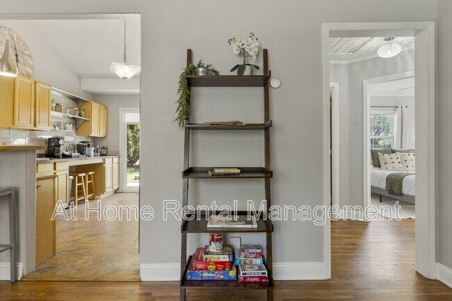 Building Photo - 4911 S Cincinnati Ave