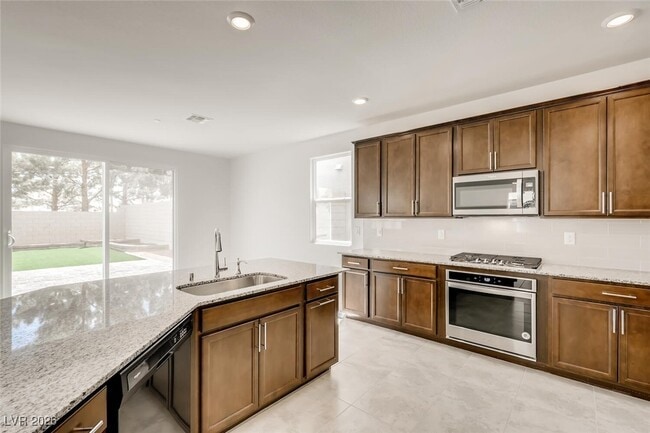 Building Photo - 8379 Lagunilla Ave