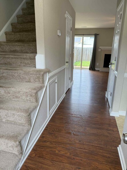 Building Photo - 1374 Battleford Dr