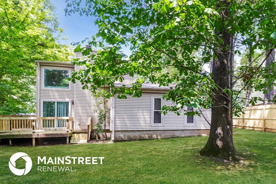 Building Photo - 9143 Gainsborough Dr