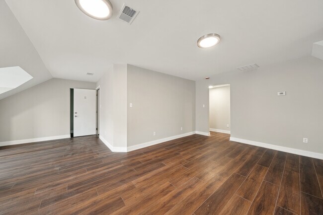 Building Photo - 68 E Philadelphia St