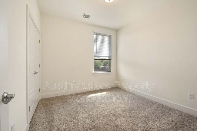 Building Photo - 11202 Gadsen Ln