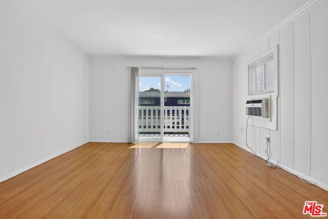 Building Photo - 14721 Sylvan St