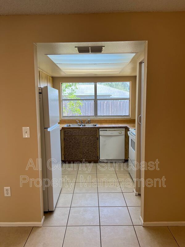 Building Photo - 2643 Country Grove Blvd