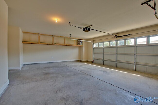 Building Photo - 5010 Montauk Trail SE