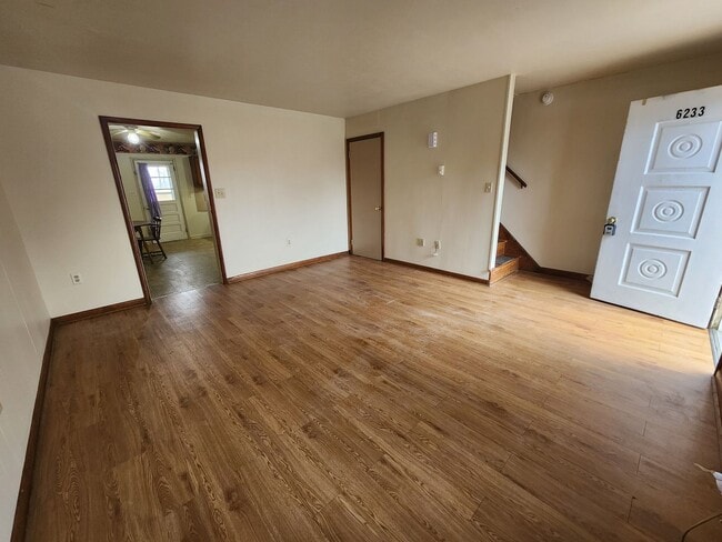 Building Photo - 6233 Mountain View Dr