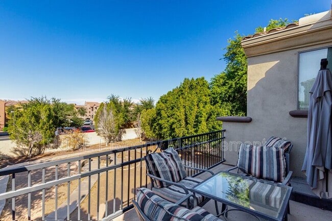 Building Photo - 3311 S Sunland Dr
