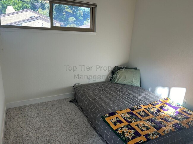 Building Photo - Beautiful 3 bed / 2.5 bath Townhome in Carlsbad