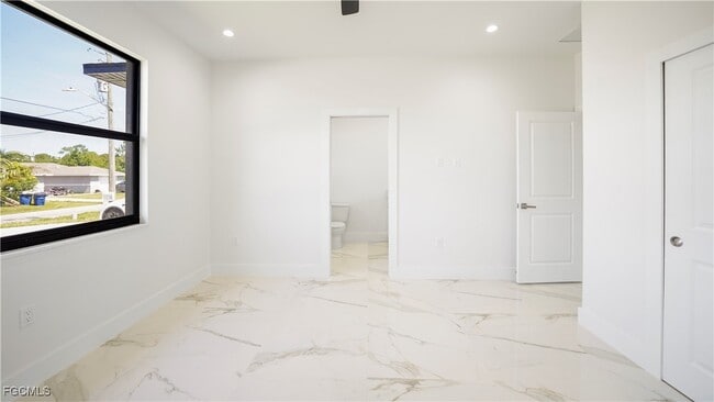 Building Photo - 123 Ichabod Ave