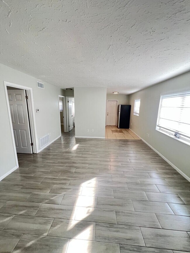 Building Photo - Gateway