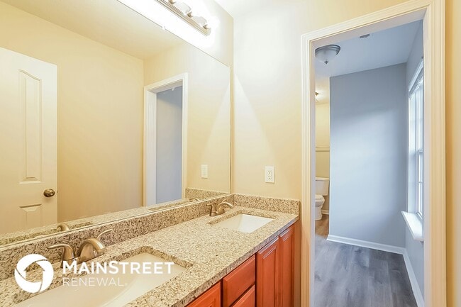 Building Photo - 1035 Tom Hailey Blvd