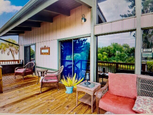 Building Photo - 6410 Lincoln Rd