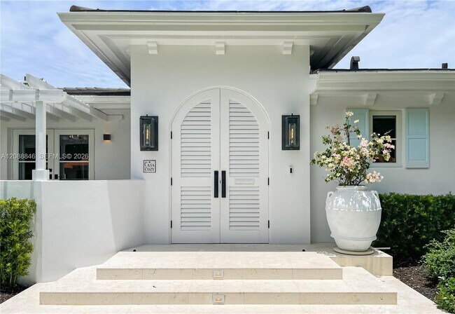 Building Photo - 6901 Almansa St