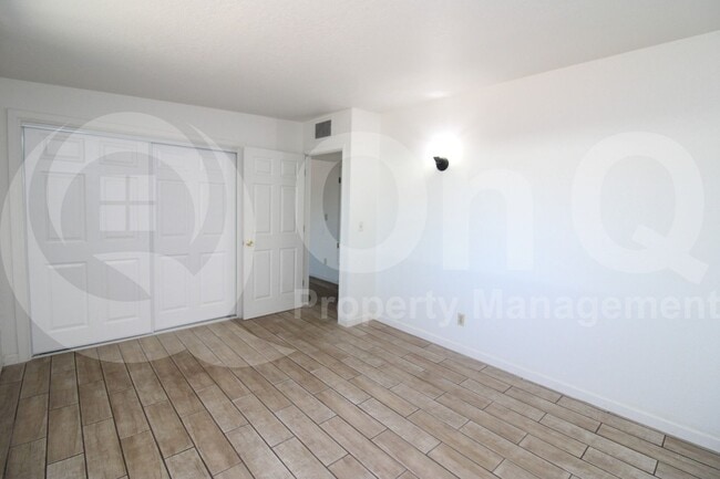 Building Photo - 53 S Melrose Ave