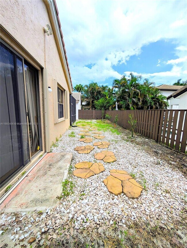 Building Photo - 10330 NW 12th Pl