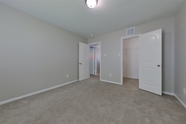 Building Photo - 640 Totem Trail Dr