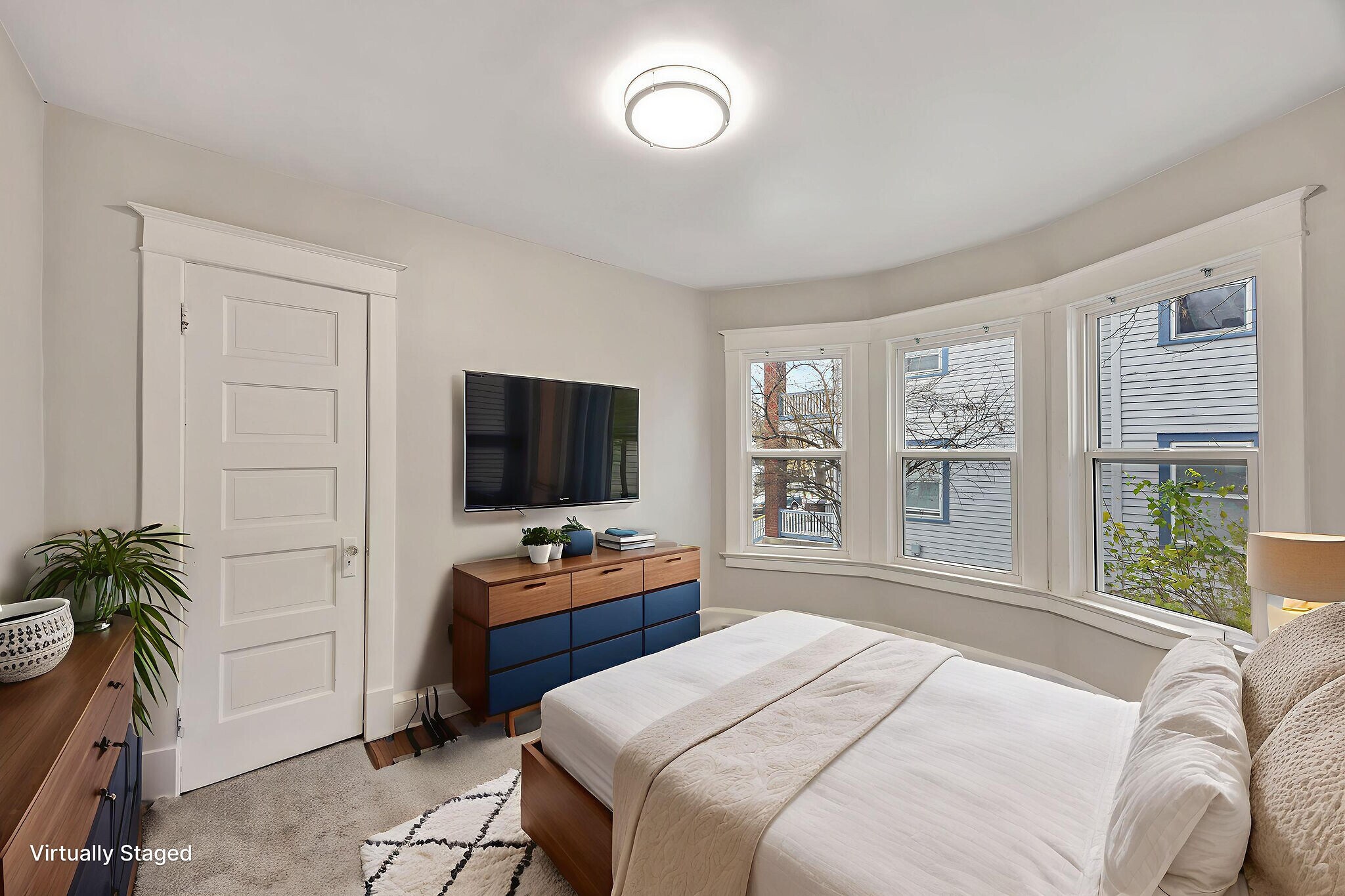 Building Photo - 2241 Hannaford Ave