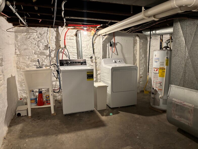 Building Photo - 1402 Sherman Ave