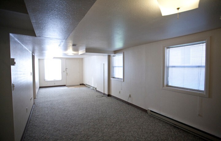 #B-230Daniel - LR - 230 SE Daniel St