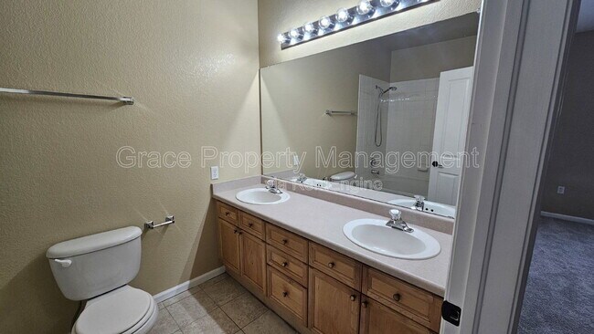 Building Photo - 4024 S Carson St