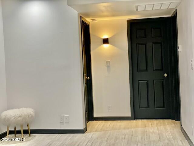 Building Photo - 2020 E Weldon Ave