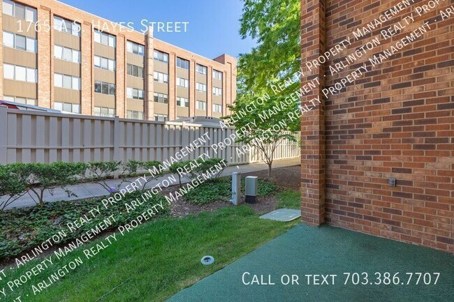 Building Photo - 1765-A S Hayes St