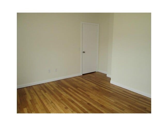 Building Photo - 180 Kingstown Rd