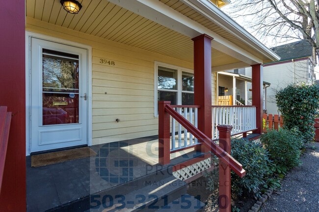 Building Photo - Charming 3 Bedroom Craftsman - Located near Mississippi Avenue!