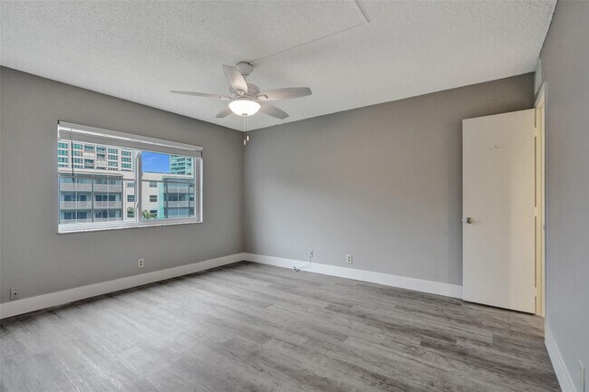 Building Photo - 1541 S Ocean Blvd