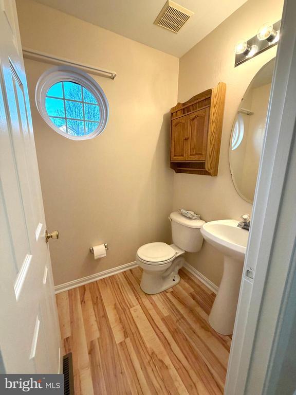 Building Photo - 540 Bridgeport Pl