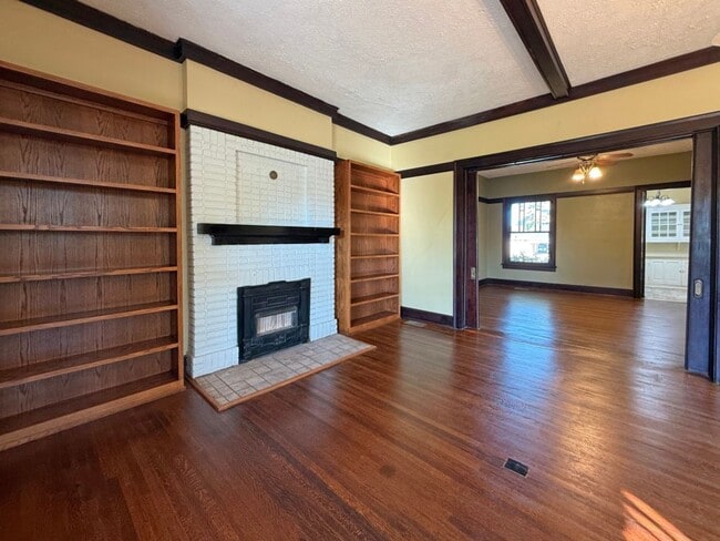 Building Photo - 551 E Boswell St