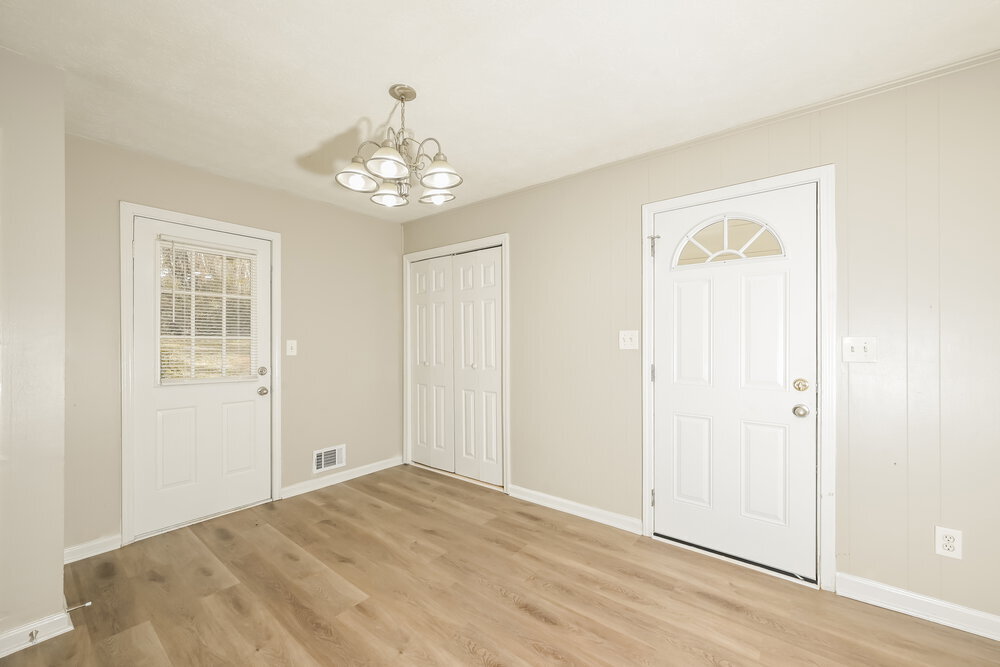 Building Photo - 6490 Executive Dr