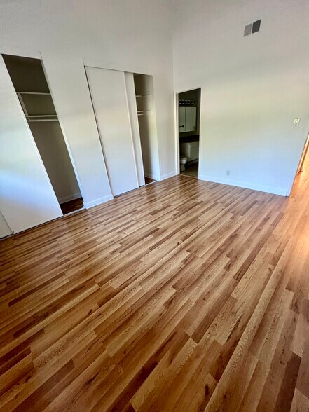 Building Photo - 133 Lawnview Cir