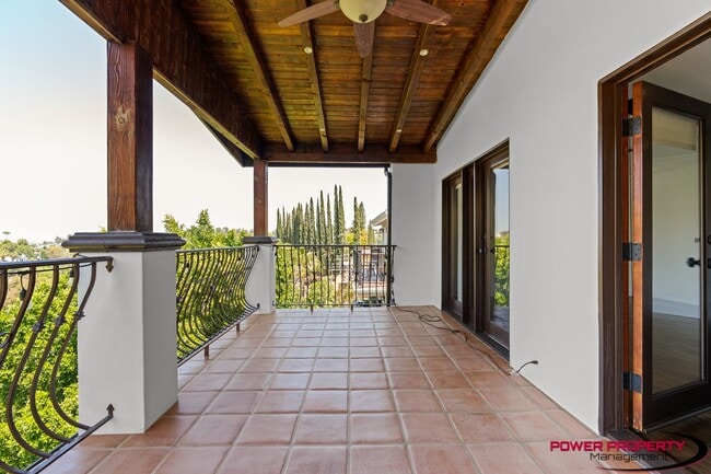 Building Photo - Spacious 5-Bedroom Home with Modern Amenit...