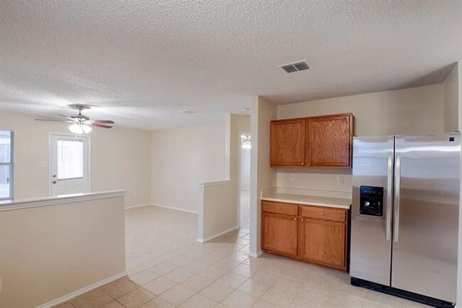 Building Photo - 4604 Bellcrest Dr