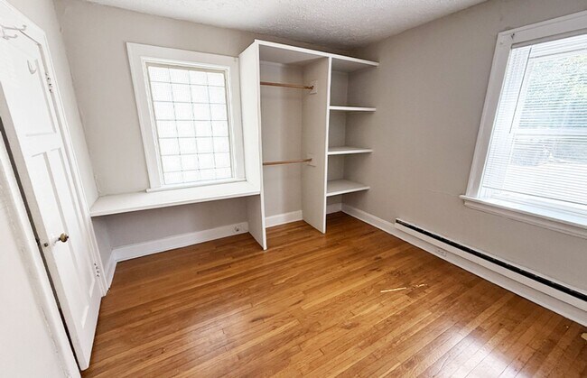 Building Photo - 415 Probasco St