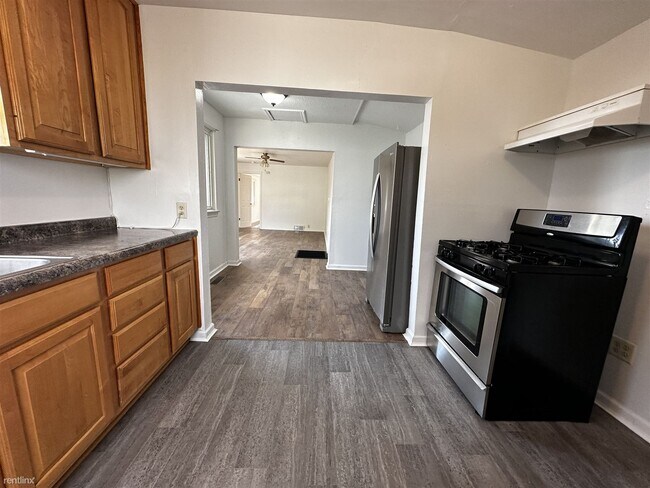 Building Photo - 2 br, 1 bath House - 2710 West Rapid Street