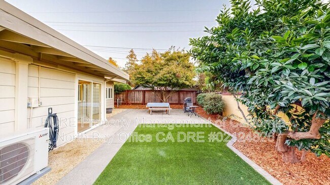 Building Photo - 2450 Grosse Ave