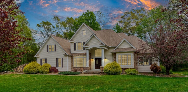 Building Photo - 244 Watch Hill Rd