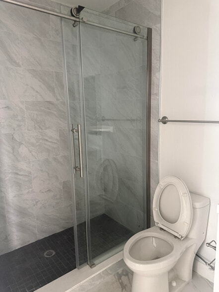 Bathroom 1 - 1077 Euclid Ave