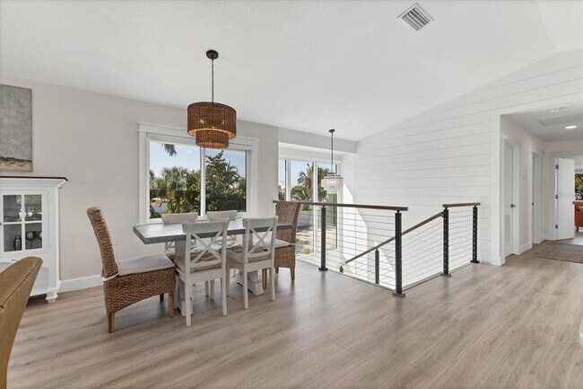 Building Photo - 825 Tarawitt Dr