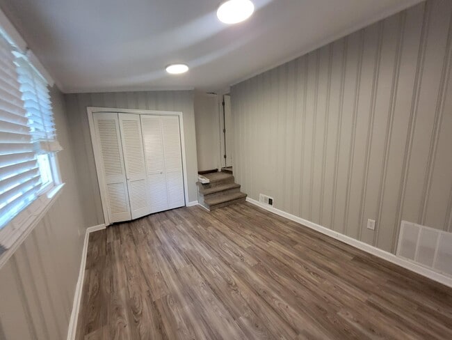 Building Photo - 2034 Trout Dr