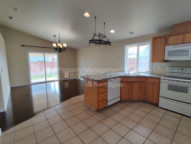 Building Photo - 7912 Redonda Dr